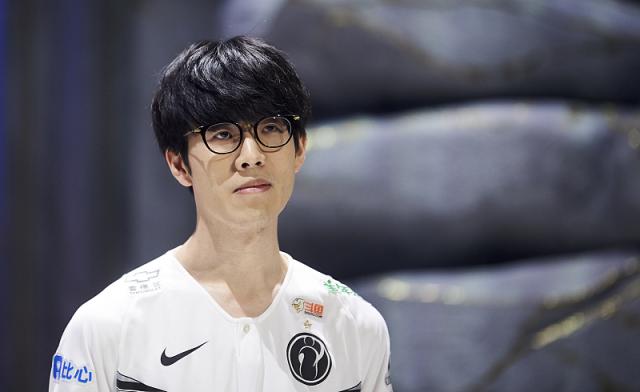 BLG赛后群访：当前版本寒冰适合走AD，海妖非常适配